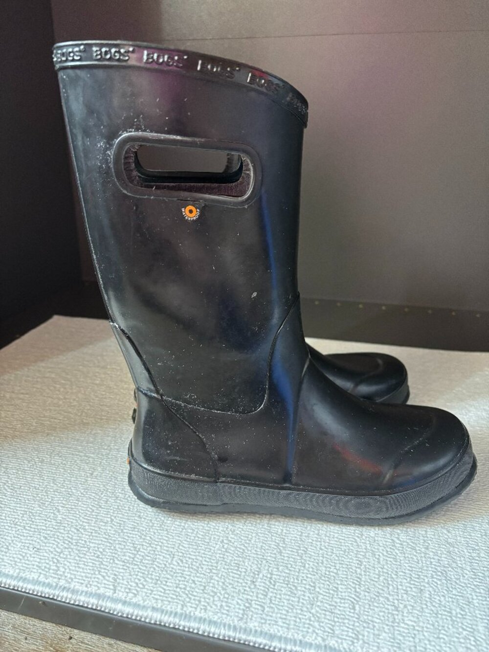 BOGS Youth Size 4 black rainboots waterproof